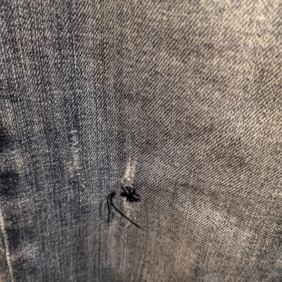 Vintage Vigoss Women's Jeans - Dark Blue, Distressed Flared - Y2K - Picture 3 of 6